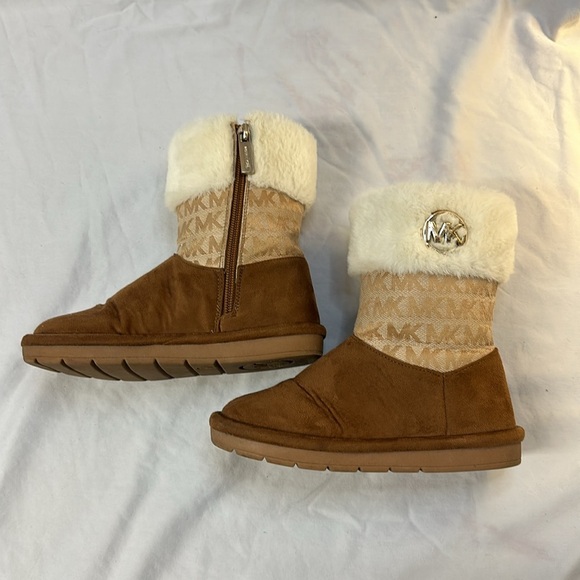 ⭐️⭐️ MICHAEL by Michael Kors - LIKE NEW Kids Yancy - caramel/tan boots - Picture 3 of 6